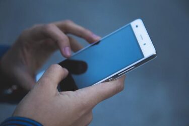 相談をしたいのですが、混み入った話になるので、メールだと難しい。電話でもいいですか？