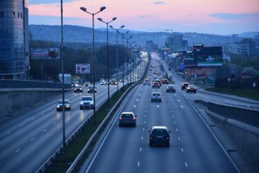 スピード違反で事故を起こしたら自動車保険は使えない？